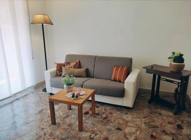 Appartamento Delizioso Con Terrazzo In Centro-Delicious Apartment With Terrace Sanremo Luaran gambar